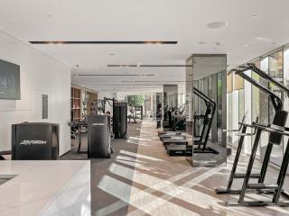 SKY9 Apartments - Luxury Apartments in Downtown Dubai with Full Burj Khalifa View - 1