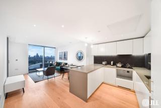 Large Studio Balcony Spa Gym Pool Sauna Roof Bar - 7