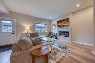 Stunning NEW 3 Bedroom Mountain View Condo - 6