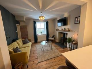 Country Cottage with Steam Railway Views - 2