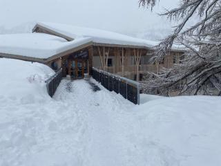 2 Pièces au calme, de style chalet, 4 personnes, immense terrasse, vue époustouflante , Tout pédestre, parking, balneo - 9