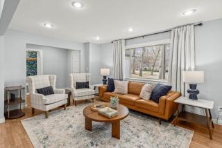 Spacious Family Haven - Walk to Downtown & JBU - 2