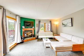 Snow Mountain Condo Hot Tub and Shuttle to Resort - 0