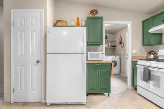 Nanook Haus - 2