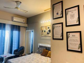Stay near Expo mart -Modern loft overlooking the city - 3