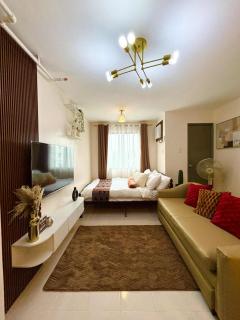 Dainty Den Renovation - 0