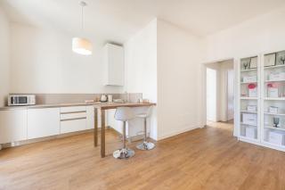Lodge 46 Luxury Apartment - 4