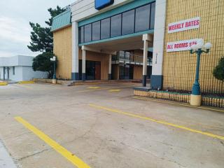 Capital O Travelers Inn Lawton Fort Sill - 2