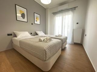 4th Floor Bright 2BR Retreat Near Acropolis - 1