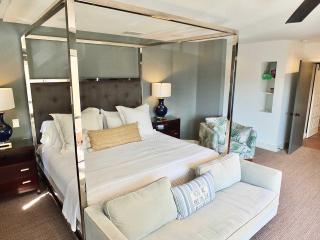 Naples Luxury Retreat - 2 BDR Walk to Beach Dining & Shops - 7