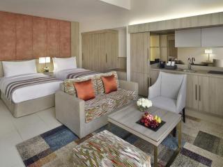 Mövenpick Hotel Tahlia Jeddah - 1