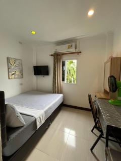Passion Nai Harn Guesthouse - 2