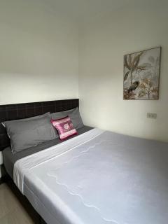 Passion Nai Harn Guesthouse - 1