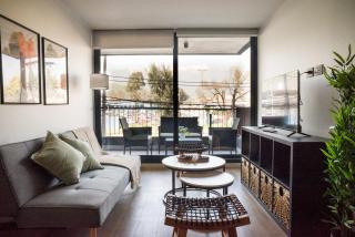 Stylish 2BR Getaway for 5 in Las Condes Oasis - 0