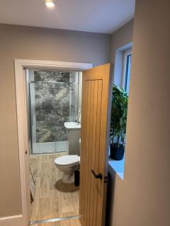 Apartment 2 at Blackburn Heights Sleeps 4 - 2