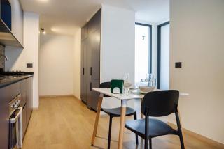 Stylish 2BR Urban Oasis for 3 in Vibrant Las Condes - 4