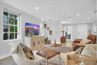 Home Away From Home in Coconut Grove - 2