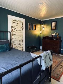 1900s Miner's cabin behind Tombstone Brewery - 0