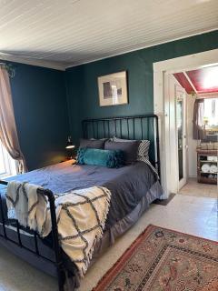 1900s Miner's cabin behind Tombstone Brewery - 6