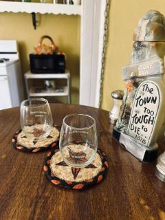 1900s Miner's cabin behind Tombstone Brewery - 5