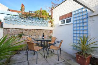 Silvergate Cottage - 5