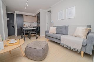 Chic 2BR Unique Stay in the Heart of Providencia - 1