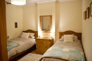 Newly Refurbed Home with Free Parking - Edinburgh - 8