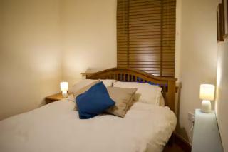 Newly Refurbed Home with Free Parking - Edinburgh - 4