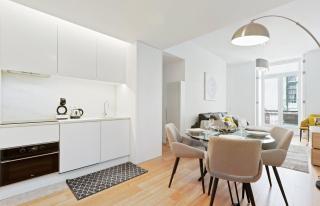 Spacious 1 Bedroom Apartment near Baixa - 1