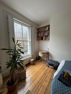 Spacious 2BD Flat By Regents Park & Camden Town! - 1