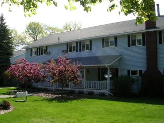 Churchill Pointe Inn - Hubbard Lake - 0