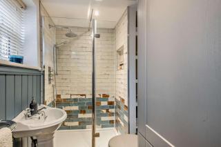 Postmans Cottage - 1