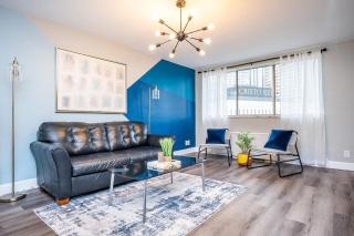 Special Deal Downtown 2BR Walkable & Parking - 0