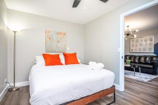 Special Deal Downtown 2BR Walkable & Parking - 1