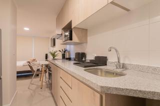 Modern Studio Prime Location near Santa Lucia - 2