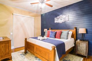 Paradise Point - 4BR Lakefront Haven Dock, Kayaks, & Cozy Firepit - 3