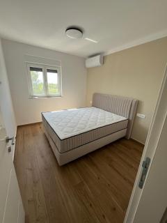 Apartment Flip Flop - 4