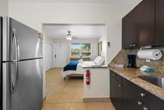 Cozy Studio in Lake With Pool & BBQ - 6