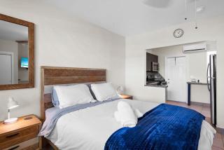 Cozy Studio in Lake With Pool & BBQ - 1