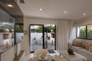 Modern Home w Private Suite Pool & Tiki Hut - 5