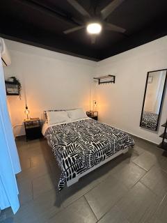 Heart Of Calle del Valle 2BR Sleeps 4 Free Parking - Sol Y Luna 1 - 3