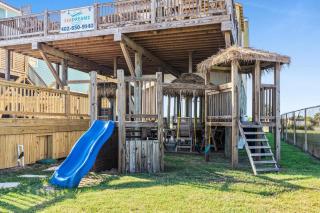 Seadreamz! Beachfront Heated Salt Pool! Sleep24! - 7