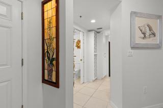 Oceanwalk 11-605 - 4