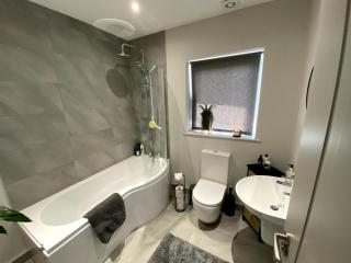 Double Room in Luxury High Trees Development - 1