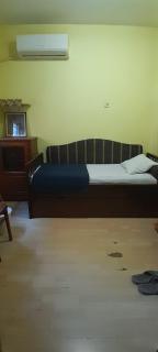 Airport Guesthouse Rooms and Apartmants - 1