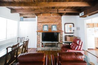 George Jones Cottage by Lucky Savannah - 3