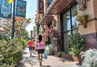Elevator-King Bed-Walk Downtown-Free Garage Parking-Laundry - 6