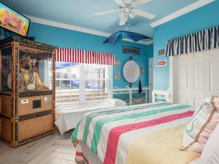 Lakefront Mansion on 10 Acres - Sleeps 15-45 - 4