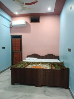 Chandrika Palace Agnikund Near RAM MANDIR - 9