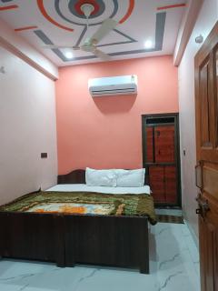 Chandrika Palace Agnikund Near RAM MANDIR - 6